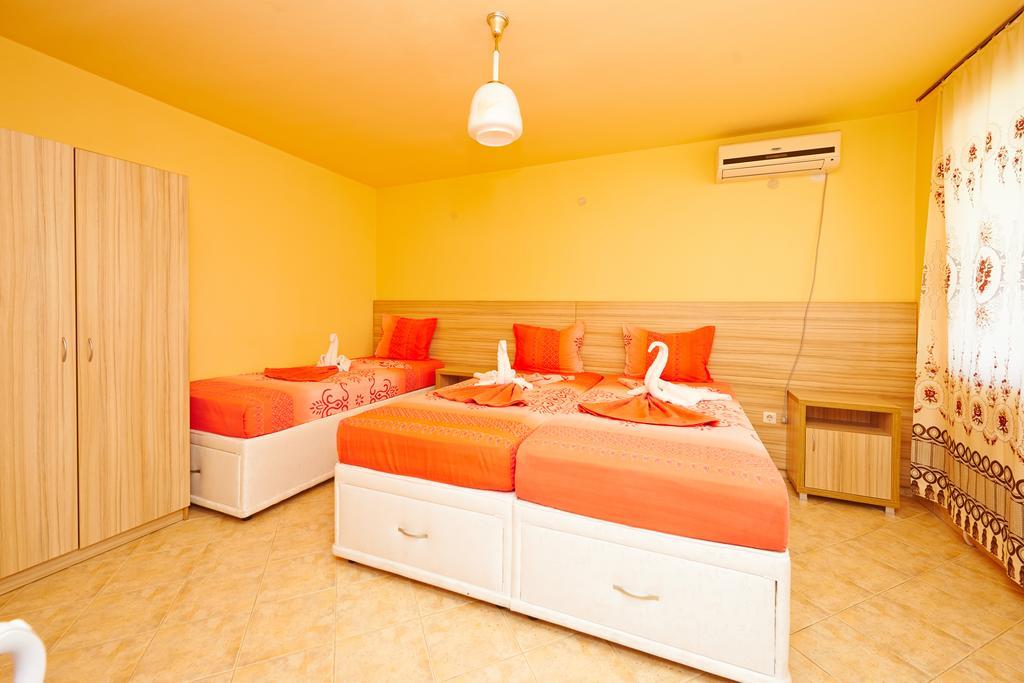 Viva Beach Hotel Pomorie Værelse billede